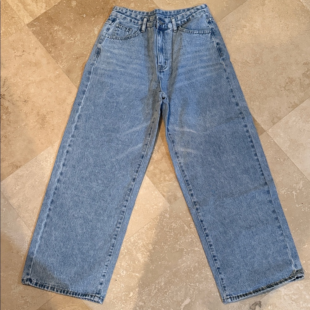 SHEIN Light Blue Relaxed Fit Women's Jeans